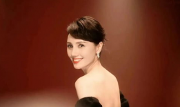 四字女星吃瓜爆料视频,娱乐圈风云再起